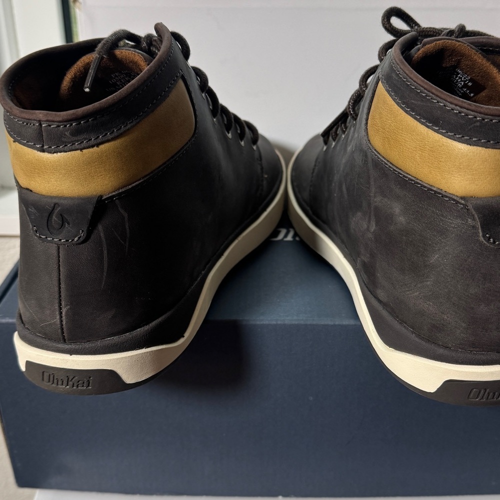OluKai Men's Grey & Brown Chukka Boots NIB - Picture 8 of 13